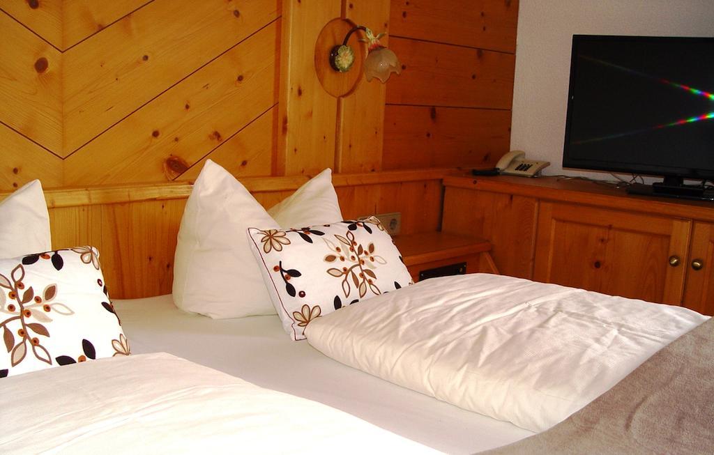 Hotel Garni Apart Elfriede Фис Номер фото